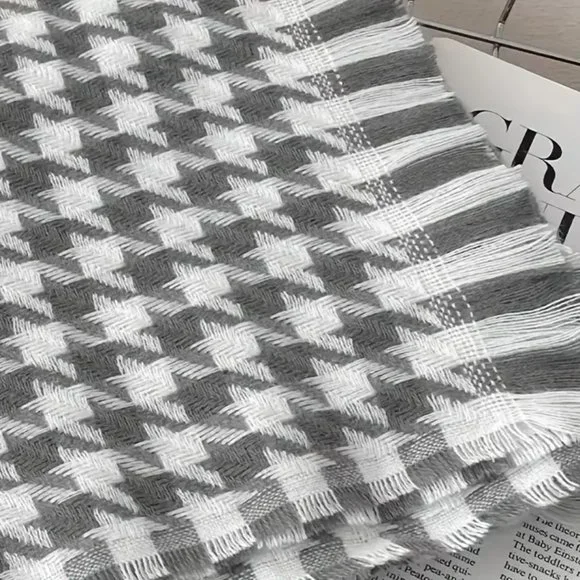 Set of 3 Houndstooth Fringe Scarves / NWOT - Picture 5 of 11